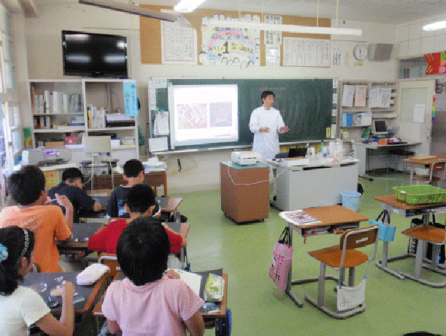 うるま市具志川小学校「夢スクール」で授業